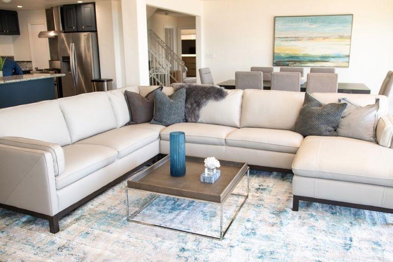 image of living room at California Detox luxury rehab in Laguna Beach, California